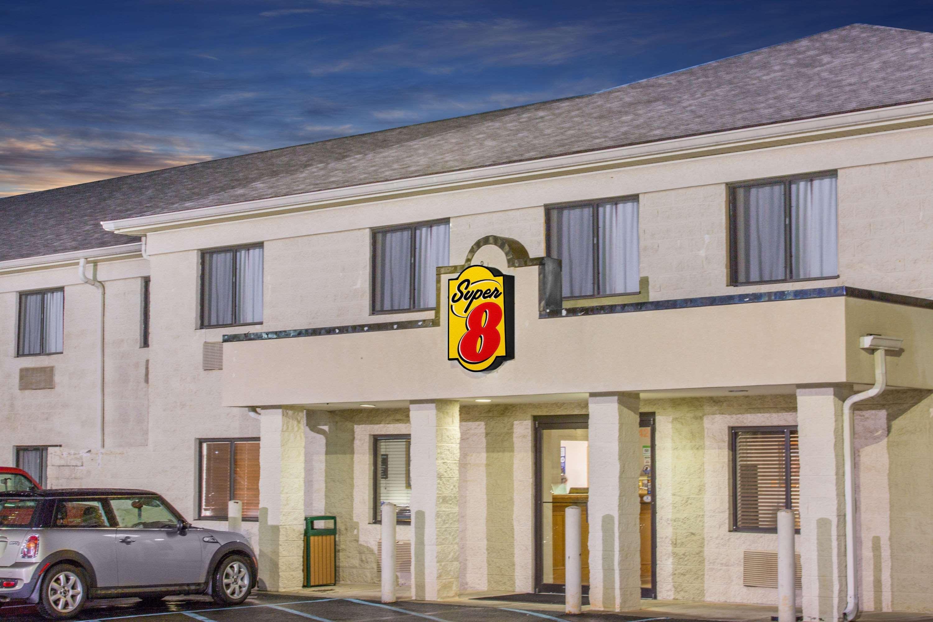 Super 8 by Wyndham Bedford Hotel Eksteriør billede