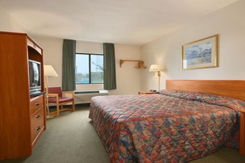Super 8 by Wyndham Bedford Hotel Værelse billede